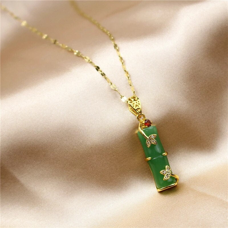Jade-Amulet-Ogrlica