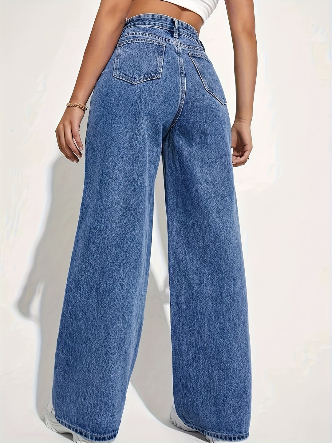 Marija Jeans – Visoki struk i ravne linije za bezvremenski stil