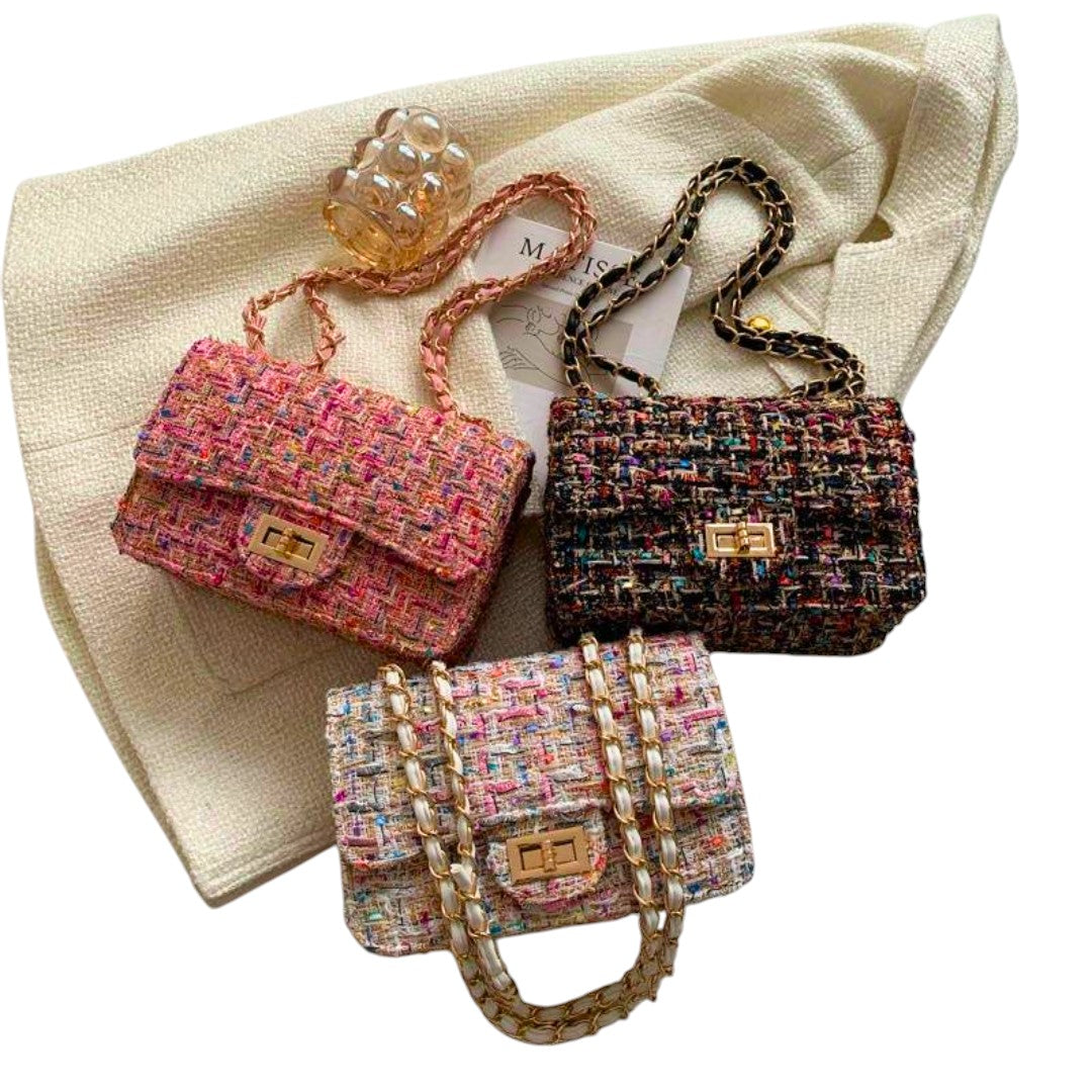 Lora.- Elegantna ženska torba preko ramena