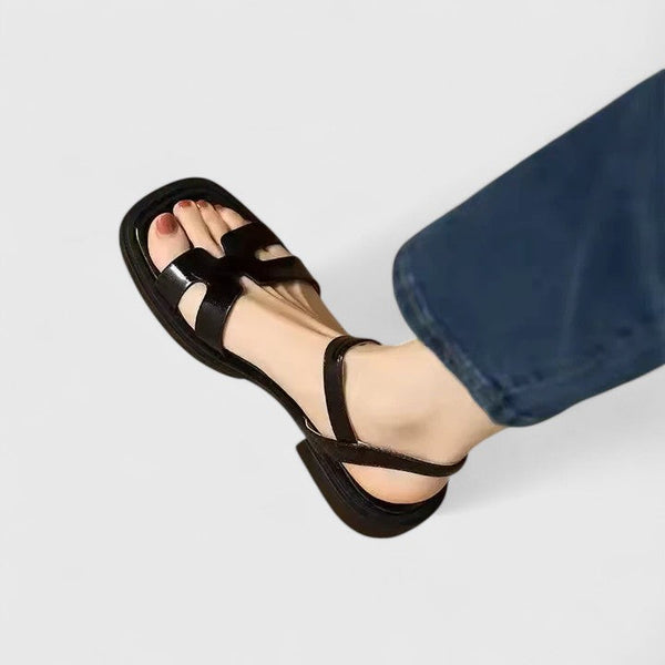 Deliane - Elegantne Ravne Sandale