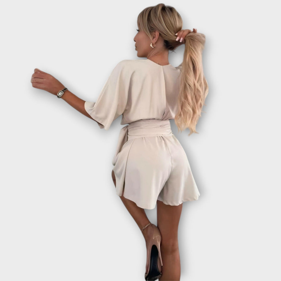 Mathilda - Elegantni Taillirani Kombinezon