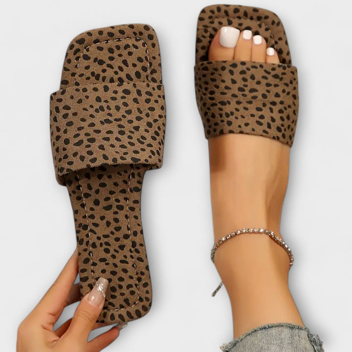 Ravne papuče s uzorkom leoparda