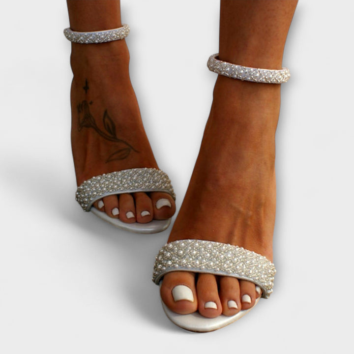 Mirella - Elegantne sandale za mladenke s filigranskim trakama
