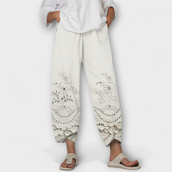Chloe – Elegantne Print Hlače od Čipke
