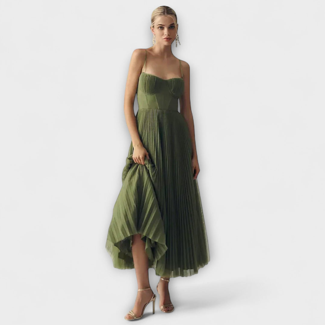 Lucrezia - Elegantna haljina sa šarmom